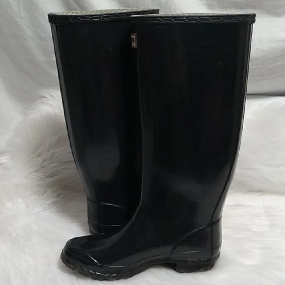 SALE! Hunter Boots Gently Worn Sz.5-6 (E-4) - Picture 11 of 16